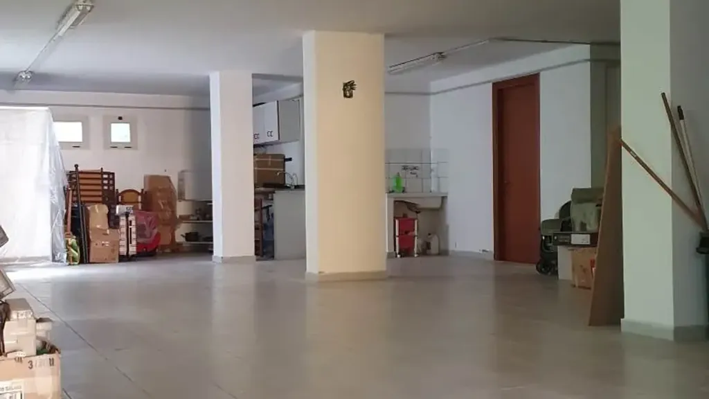 Garaaž - Spacious Basement Apartment in Tortolì Centre