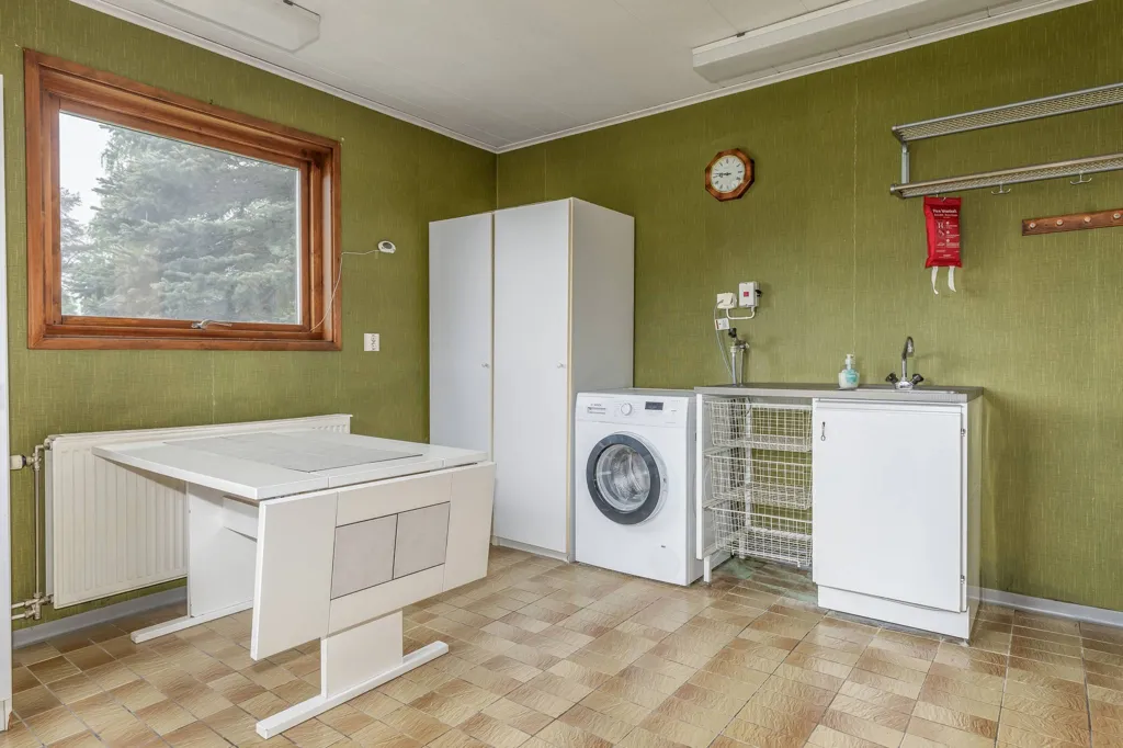 Pesuköök - 1-Storey Villa with Garden in Lantlig Setting