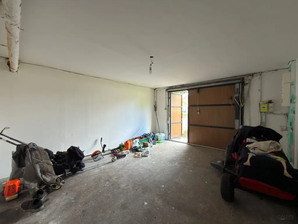 Garaaž - Individual House with Potential in Verdun