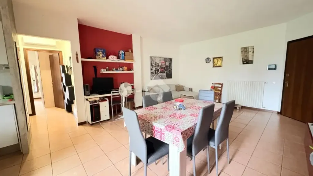 Söögituba - Ground Floor Apartment with Garden in Suzzara