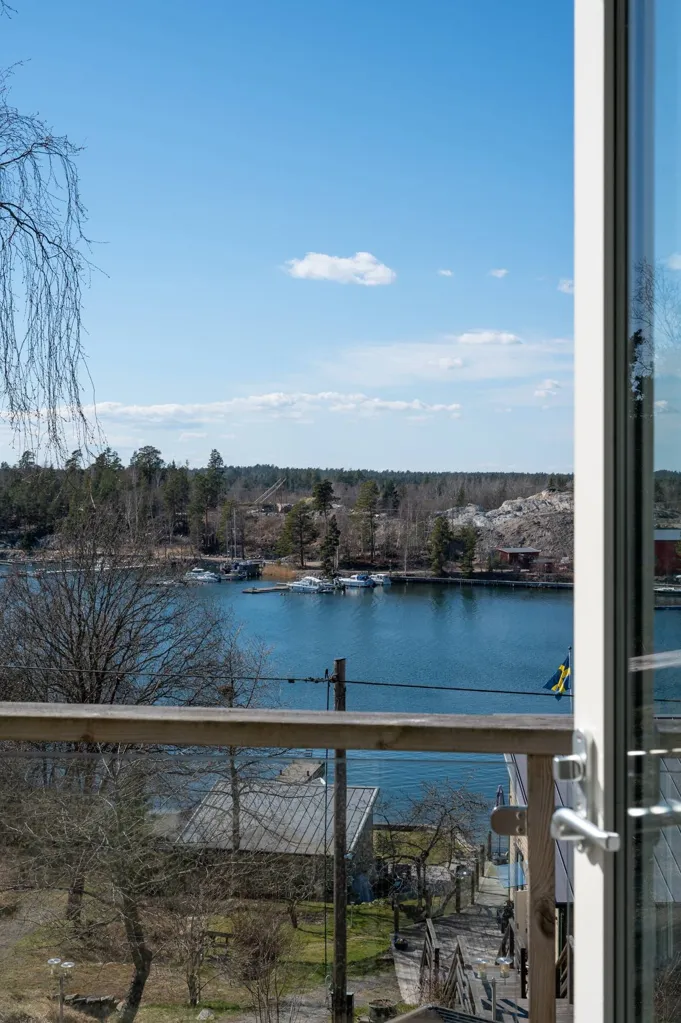 Rõdu - Scenic Villa with Pool in Southern Archipelago