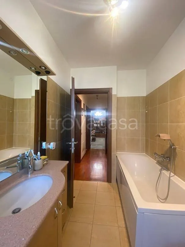 Salles de bain - Apartment with Terrace near Tavazzano Station