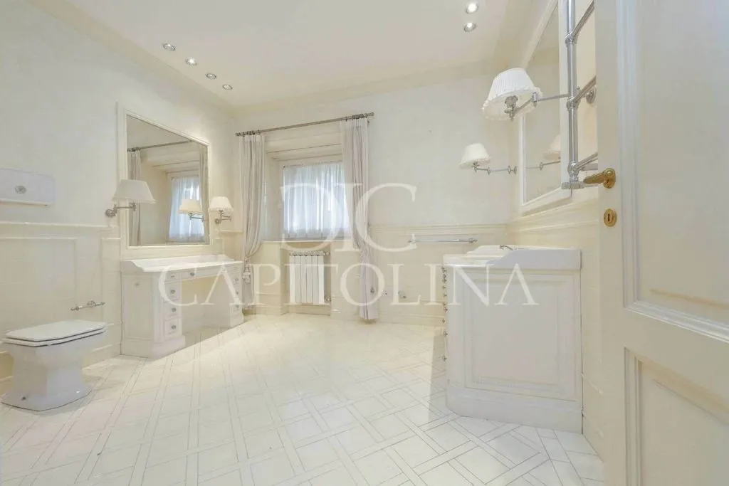 Bagni - Luxury Villa with Private Garden in Rome