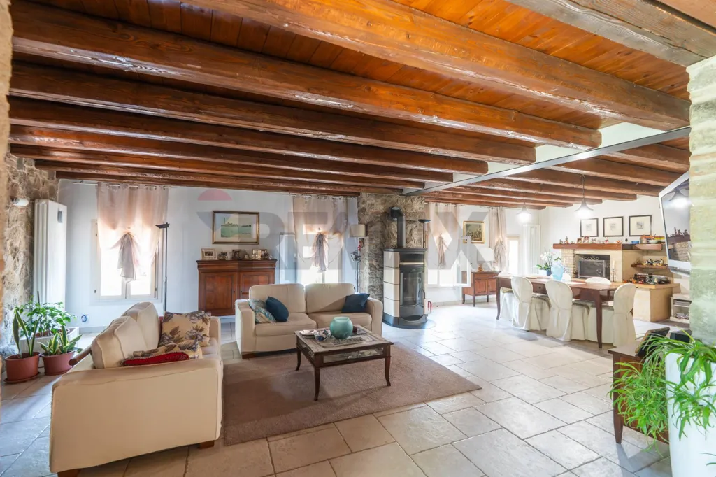 Elutuba - Rustic House with B&B Potential in Vo'