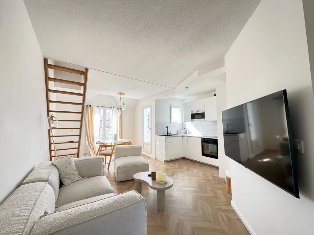 Elutuba - Renovated Duplex with Balcony in Pontault-Combault