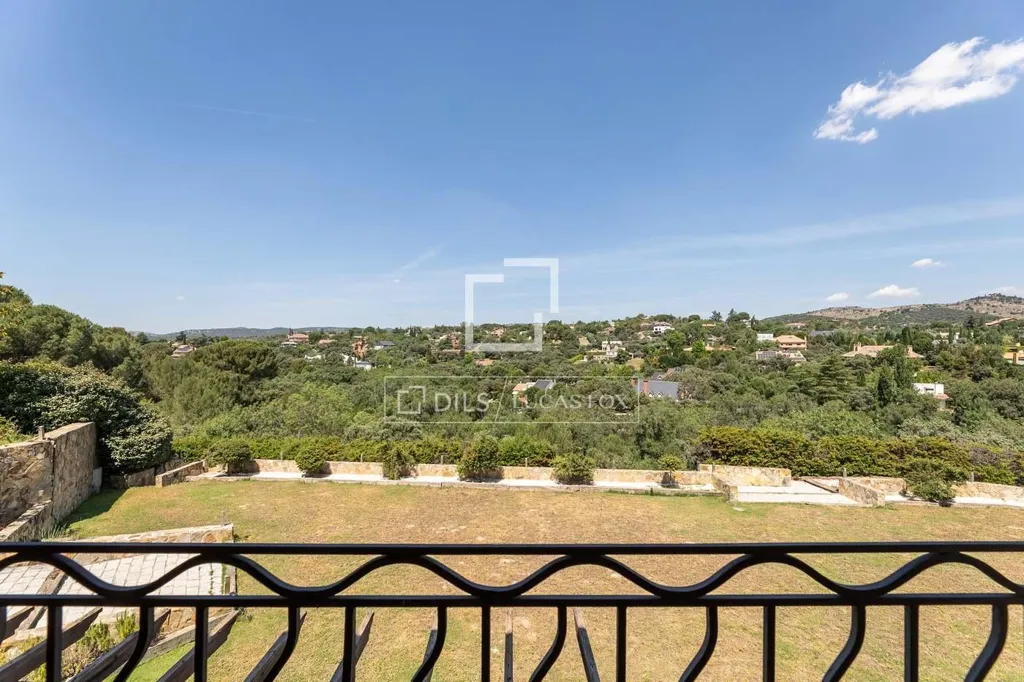 Balcon - Villa with Panoramic Views in Las Rozas