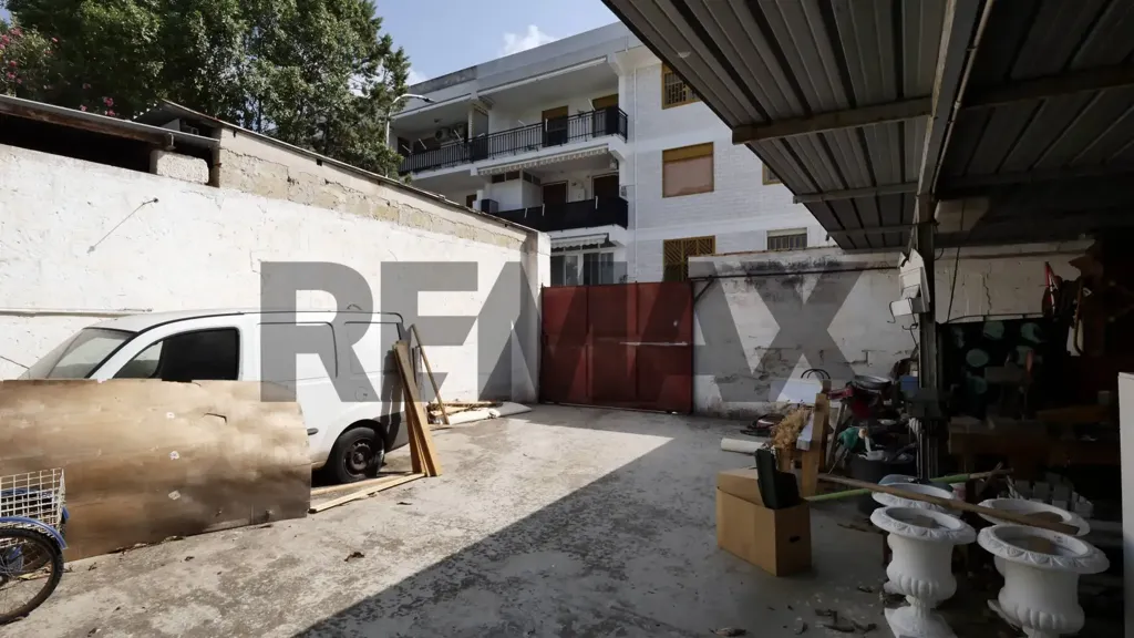 Aed - House with Villa and Edificabile Plot in Modugno