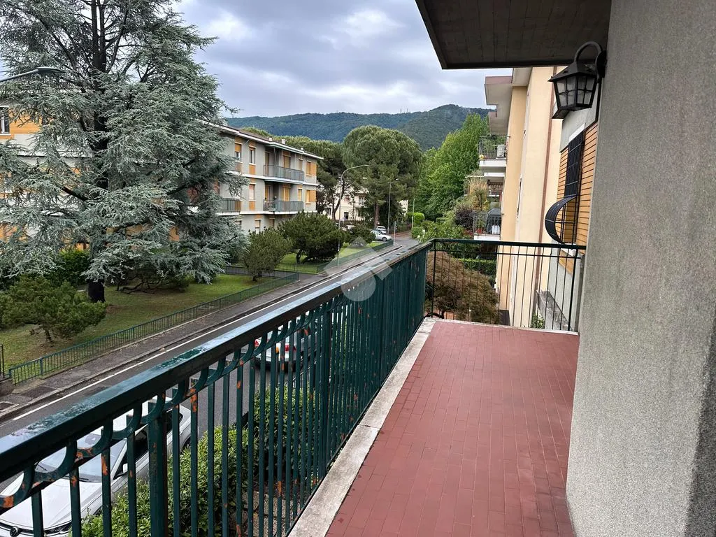 Balcon - Shared 4-Room Apartment near Brescia Metro
