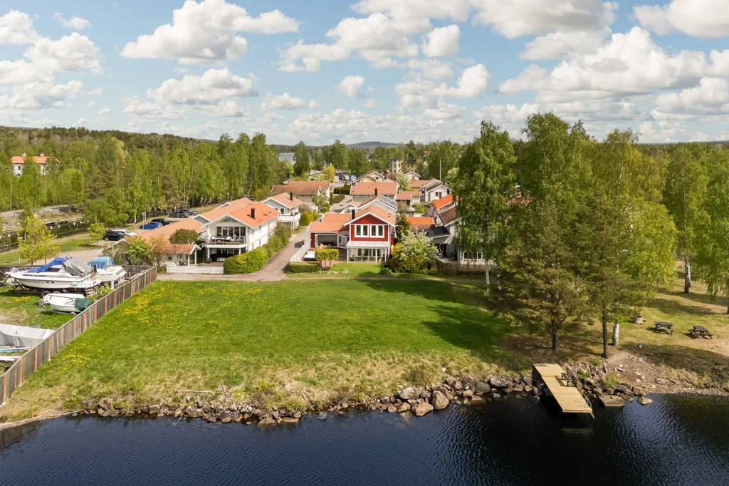 Vue aérienne - Villa with Lake View in Falun