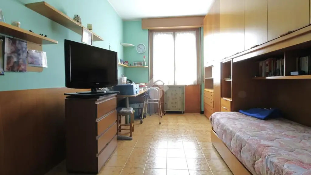 Chambres - Triplex with Triple Exposure in Agrate Brianza