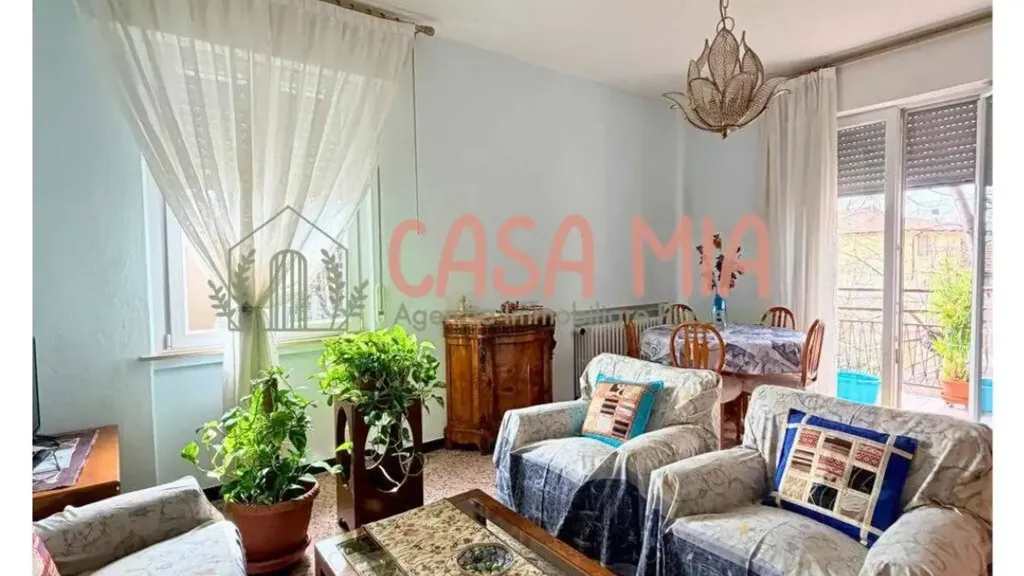 Séjour - Spacious Apartment with Balcony in Piacenza