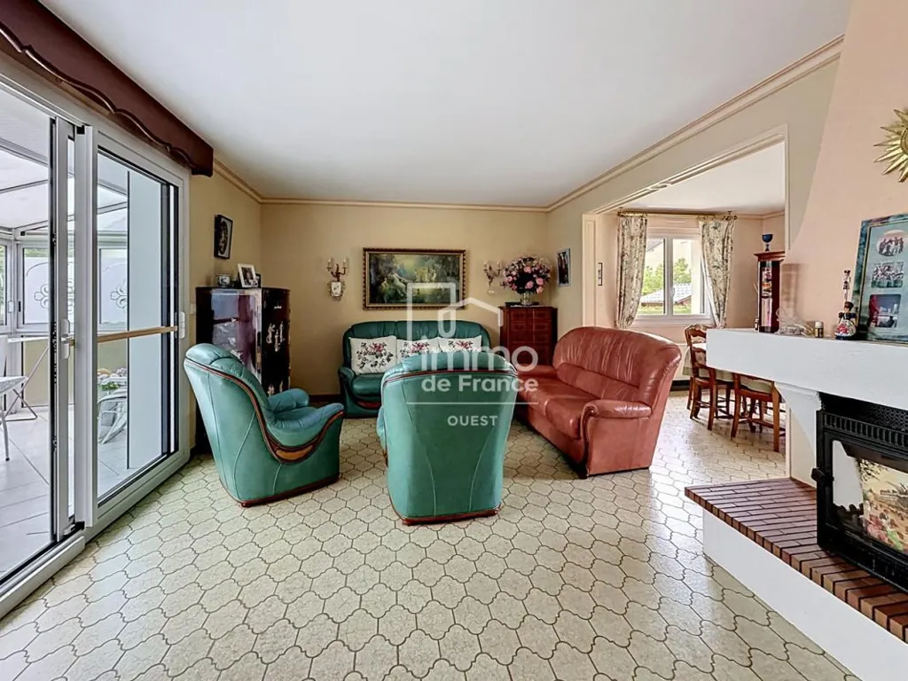 Séjour - Pavillon avec Véranda sur Mayenne