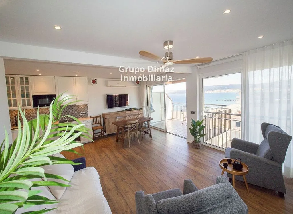 Séjour - Seafront Apartment with Balcony in Palamós