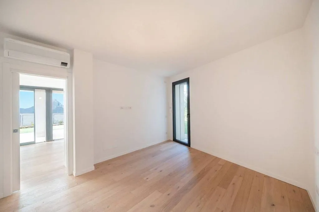 Pièces - Luxury Apartment with Pool in Torri del Benaco