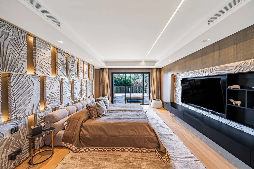 Bedrooms - 10-Bedroom Chalet with Pool in Guadalmina Baja