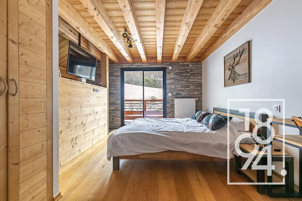 Chambres - Chalet Récent avec Vue Panoramique à Enchastrayes