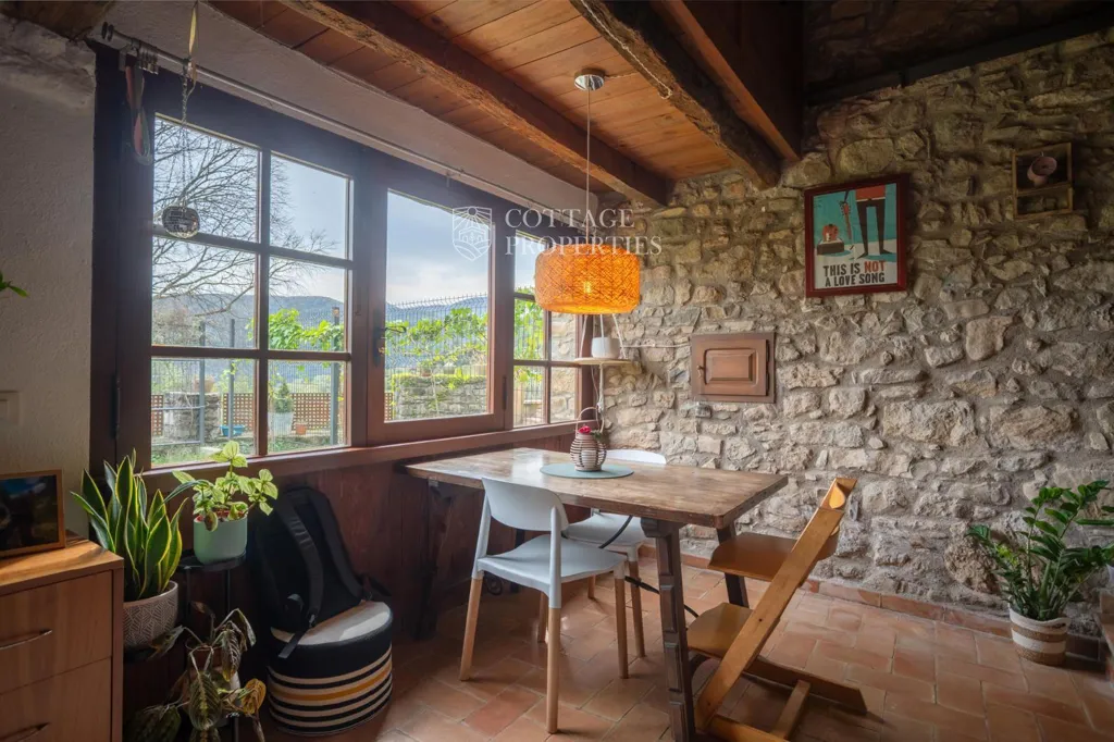 Salle à manger - Sustainable Farmhouse with Panoramic Views in Pla de l'Estany