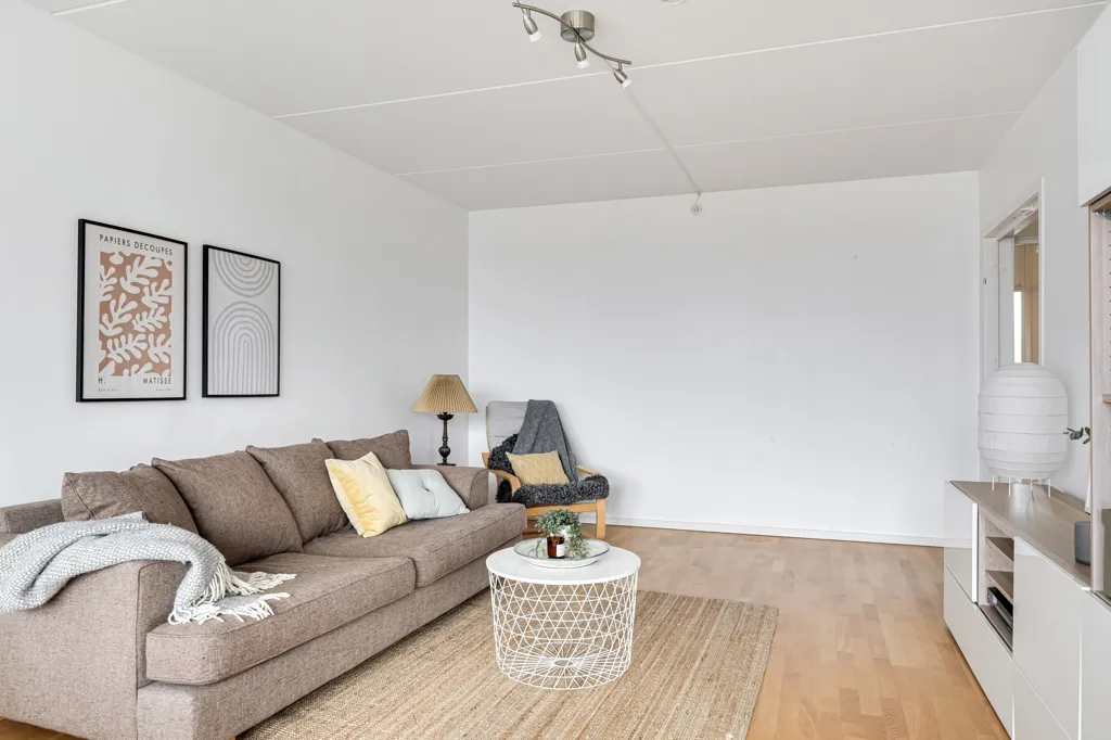 Elutuba - Spacious Penthouse with Balcony in Lund