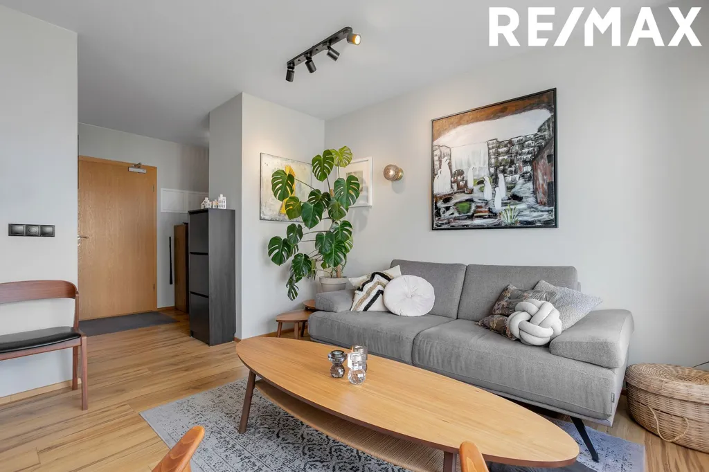 Séjour - Apartment with South-Facing Balcony in Garðabær