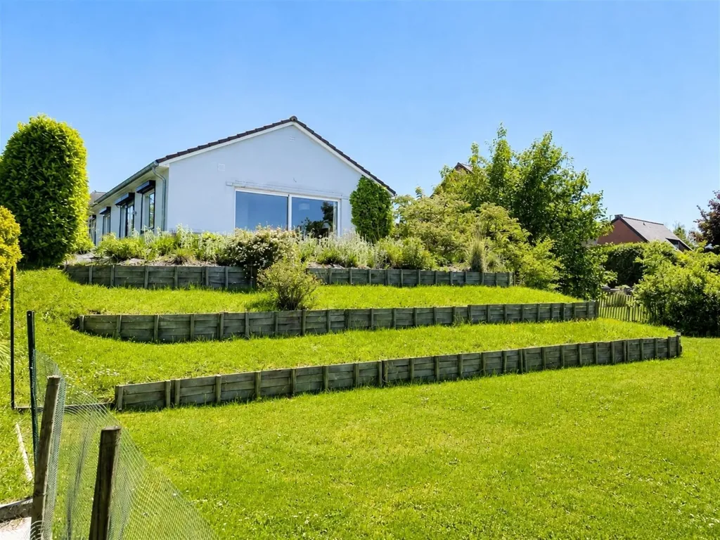 Garden - Renovated House with Garden in Limelette