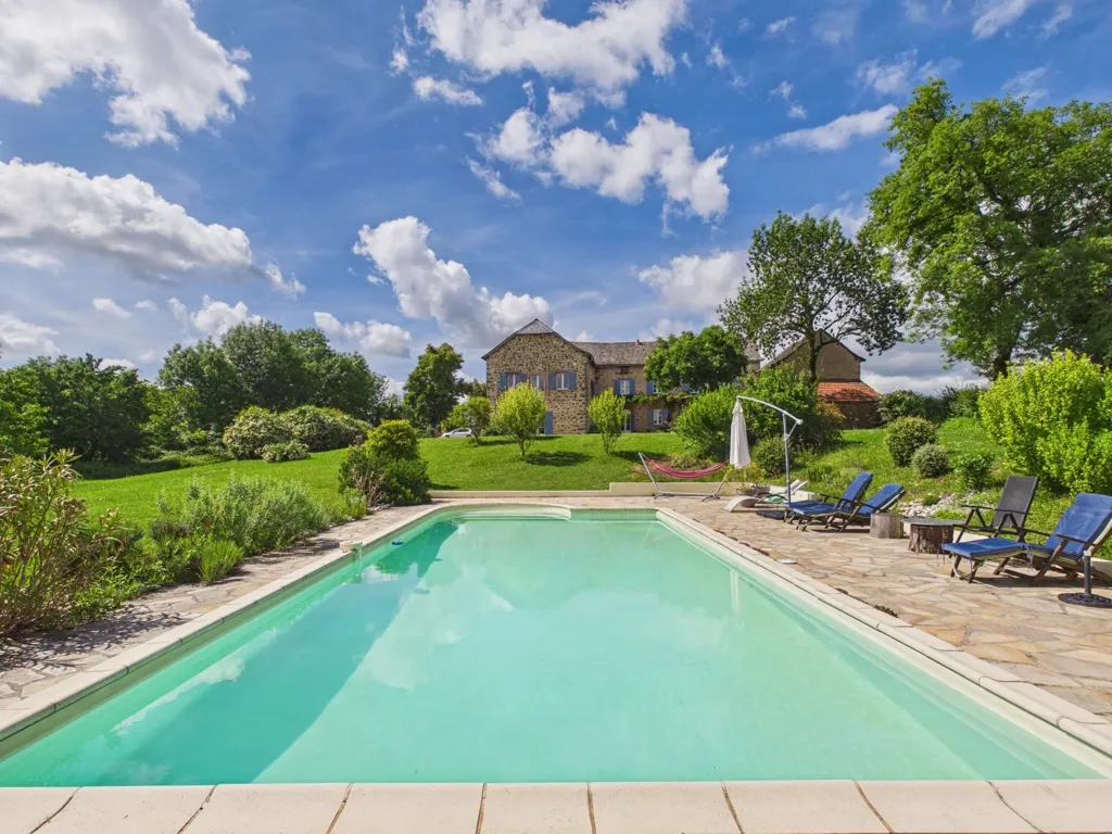 Bassein - Stone House with Pool in Mirandol-Bourgnounac