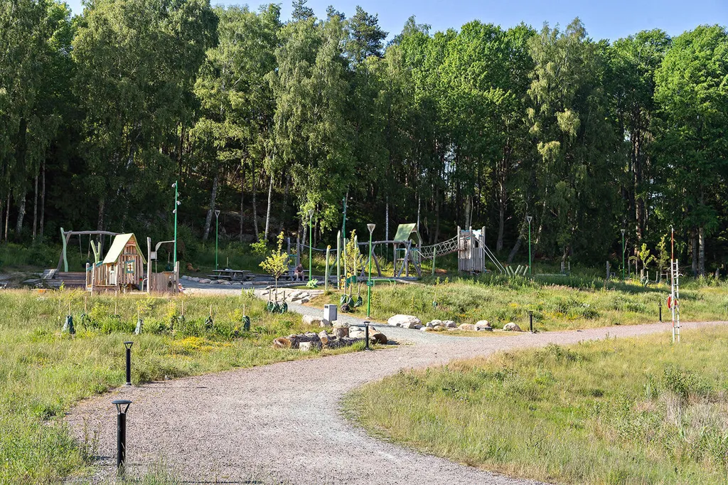 Jardin - Two-Bedroom Flat with South-Facing Balcony in Kungälv