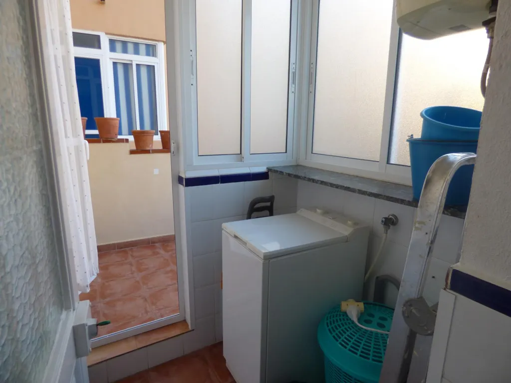 Pesuköök - Spacious Flat with Terrace in Torre del Mar
