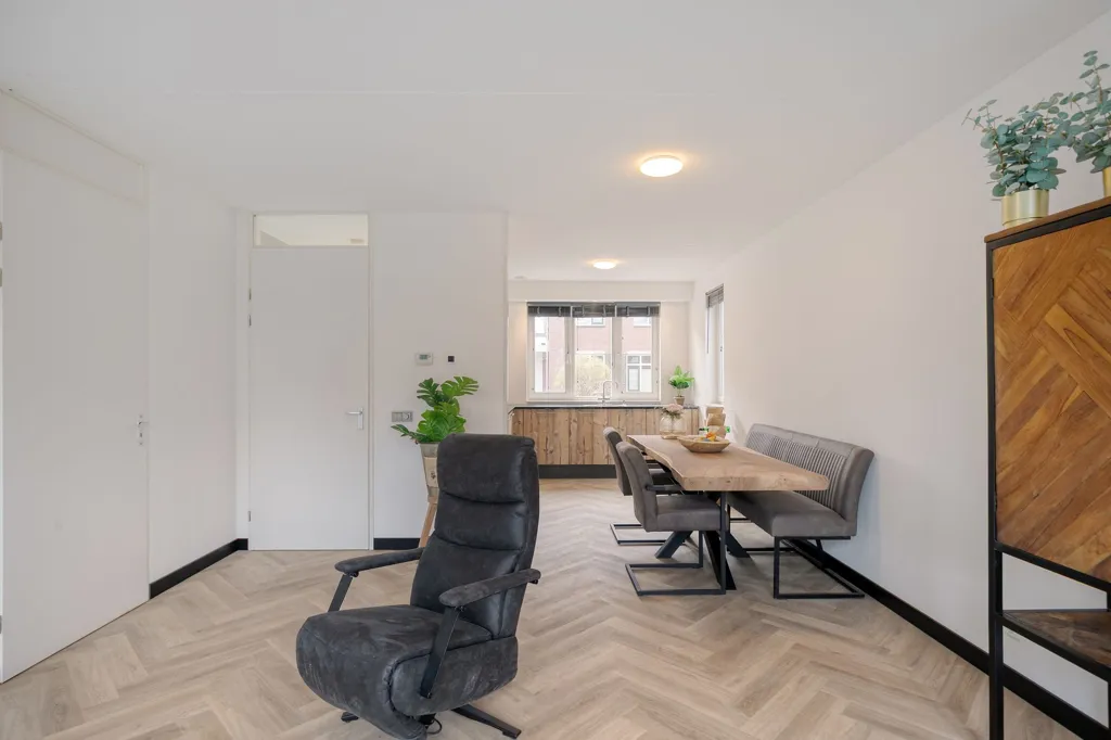Salle à manger - Maison 4 pièces à Nieuw-Roden