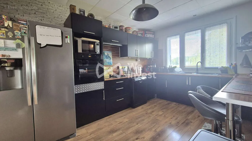 Cuisine - Maison Familiale avec Terrasse à Écommoy