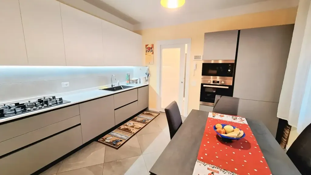Cuisine - Rear-Attached Villa with Private Garden in Treviso