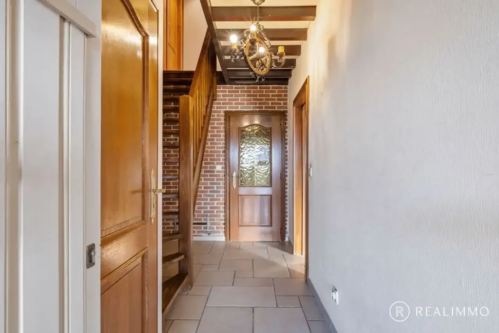 hallway_entrance