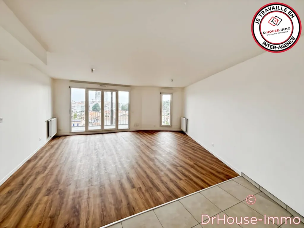 Séjour - Appartement Lumineux avec Terrasse à Mérignac