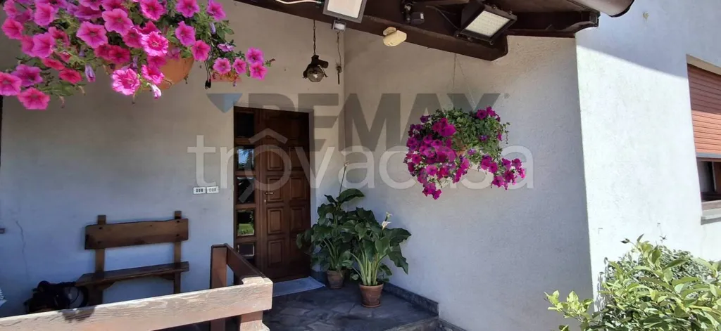 Terrazza - Single-Level Villa with Private Garden in Paruzzaro