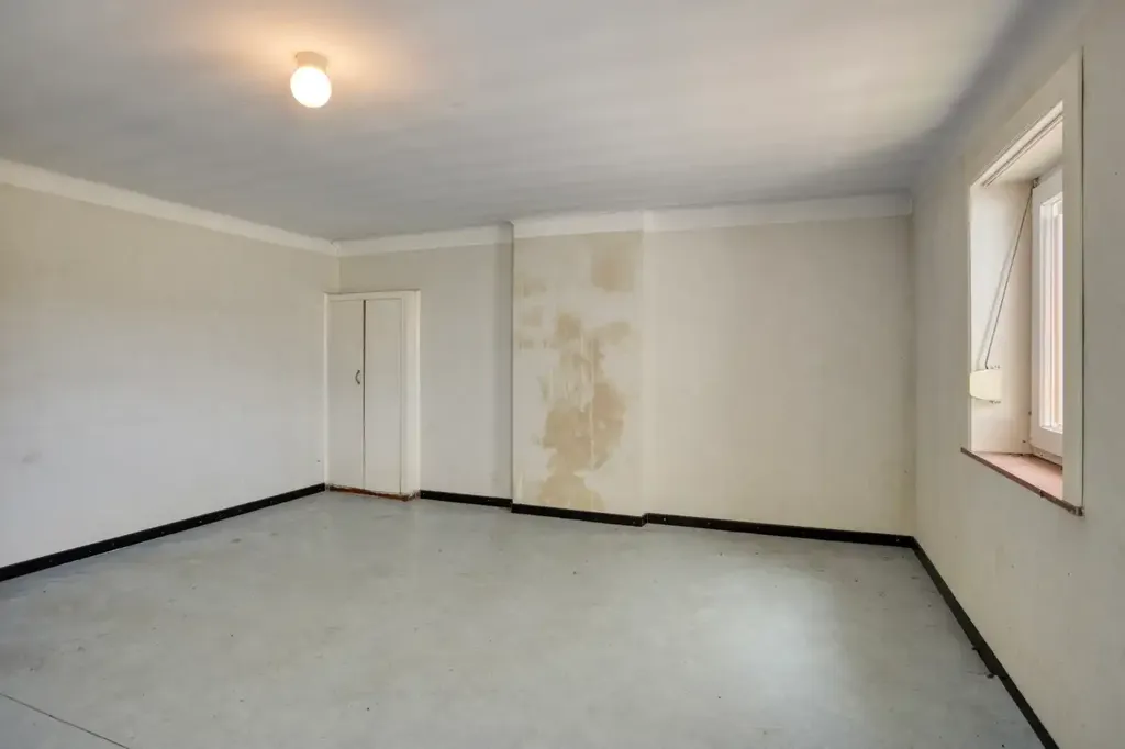 Stanze - Renovatable House with Expansive View in Glabbeek