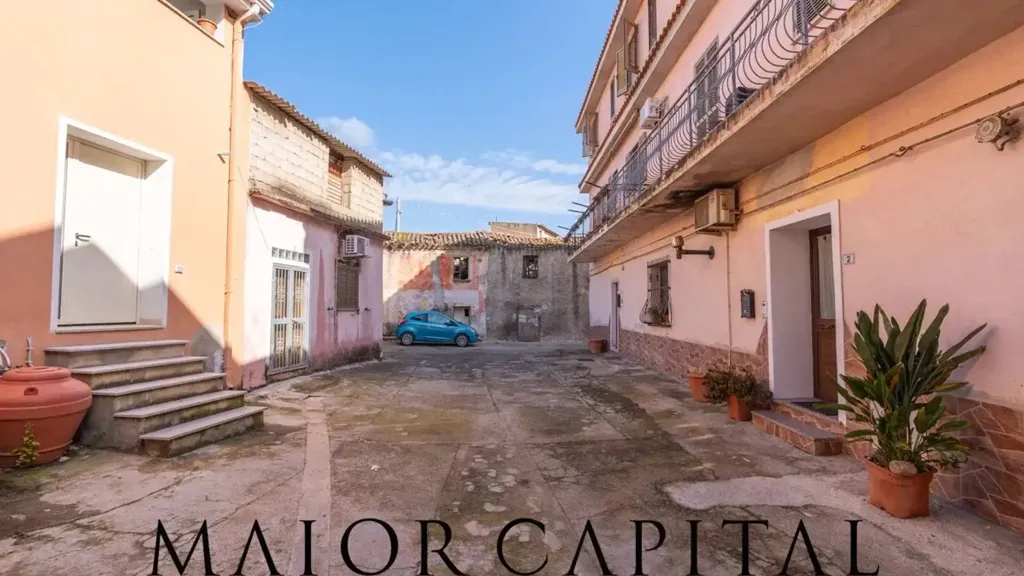 Aed - Two-Level Apartment with Terraces in Torpé
