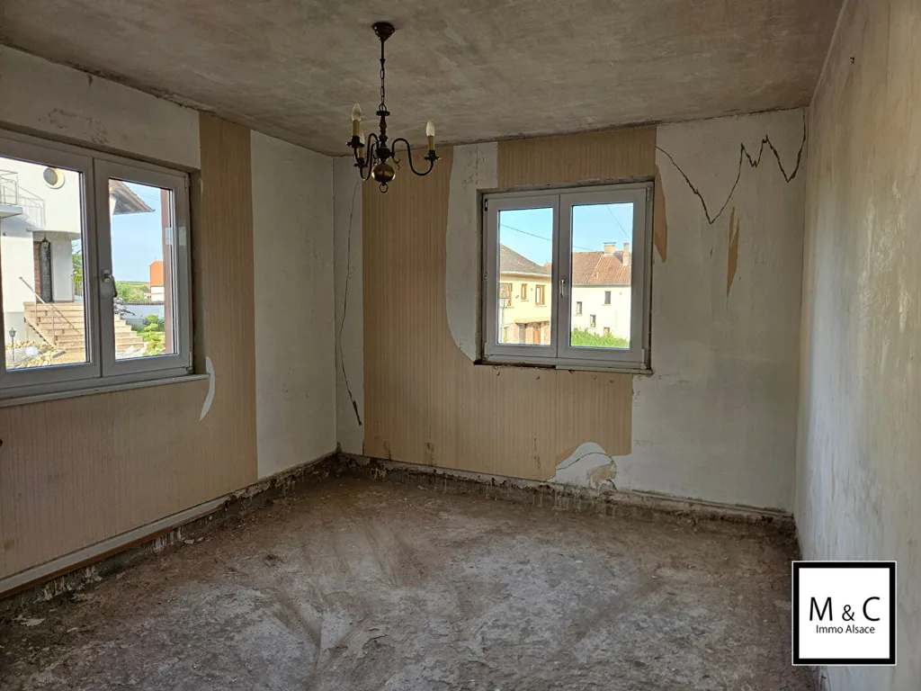 Pièces - Maison à Rénover avec Jardin à Schleithal