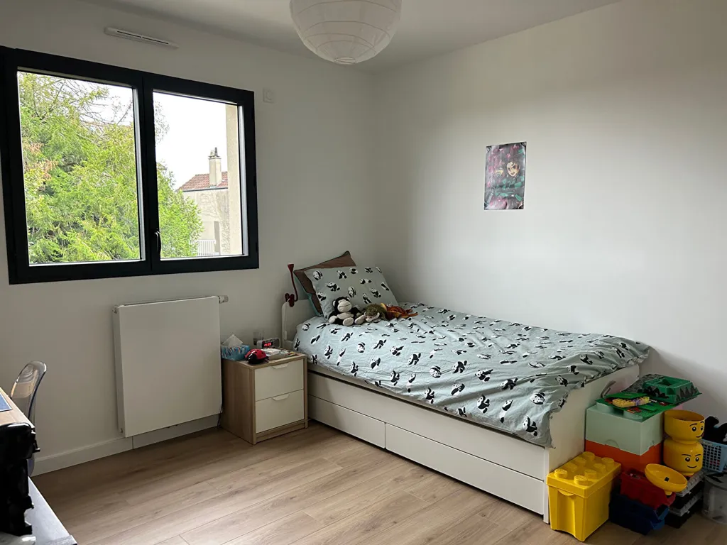 Chambres - Maison Meublée avec Garage à Mareil Marly