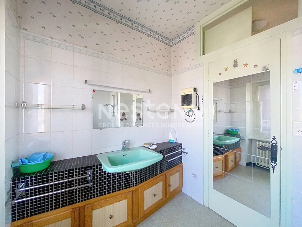 Salles de bain - Maison en Pierre avec Terrasse au Centre d'Yssingeaux