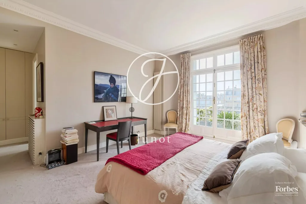 Magamistoad - Duplex with Eiffel Tower View in Paris 7th