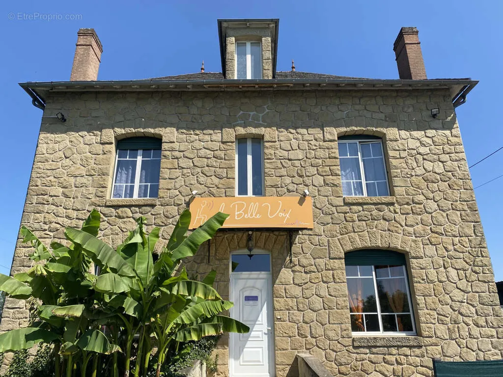Välivaade - Commercial Property with Constructible Land in Brive
