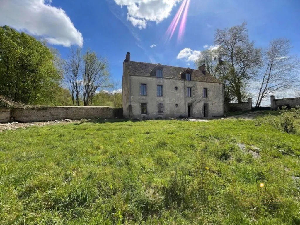 Välivaade - Character House with Renovation Potential in Mormant-sur-Vernisson