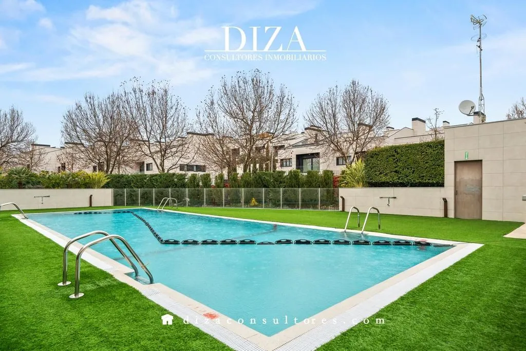 Piscine - Luxury Villa with Pool in Alcobendas