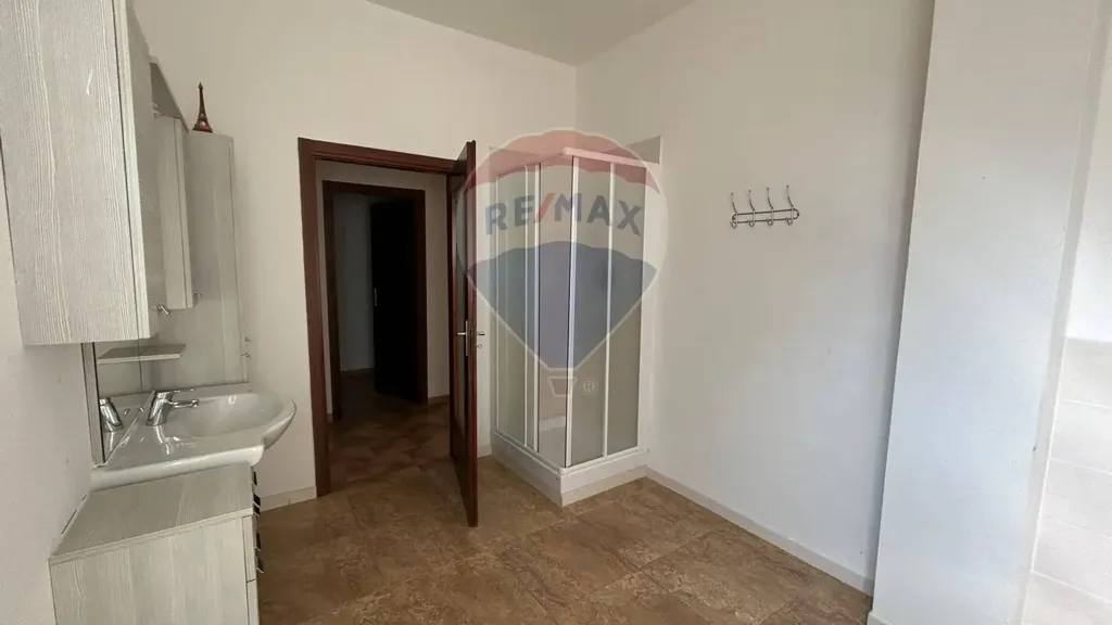 Bathrooms - Rented Apartment with Balcony in Ferrara