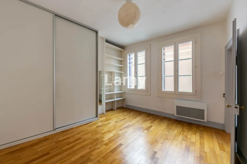 Stanze - Two-Bedroom Apartment with Intercom in Nice