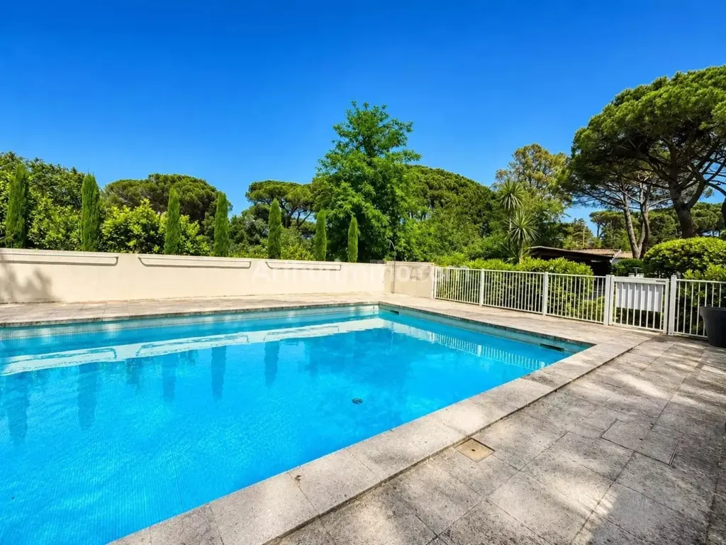 Bassein - Traversant Apartment with Pool in Saint-Tropez