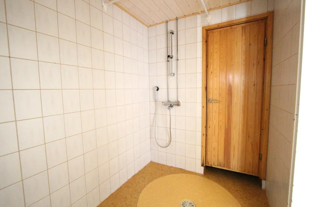 Salles de bain - Modernised Flat with Sauna in Pattijoki