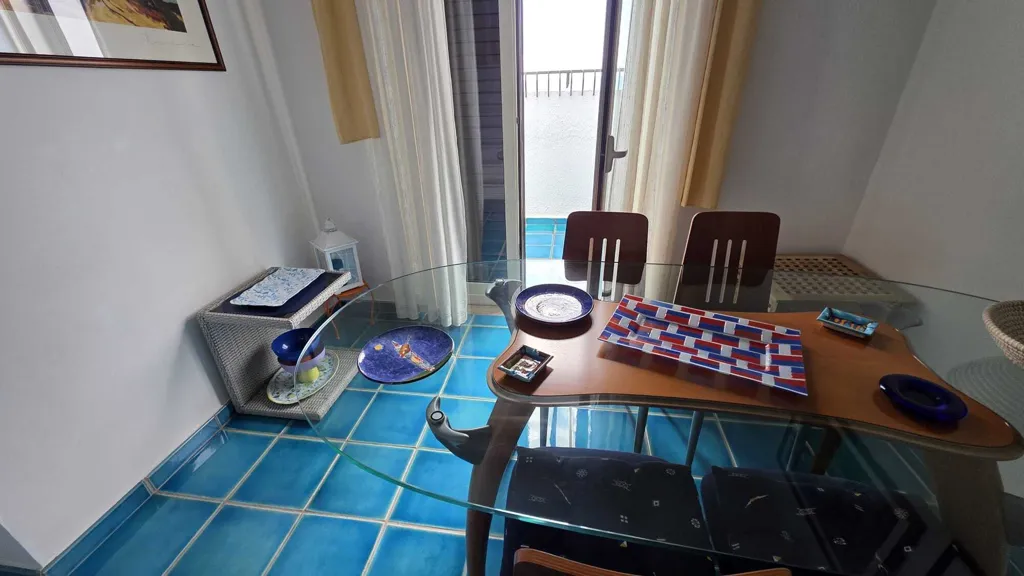 Salle à manger - Apartment with Terrace and Balcony in Scalea