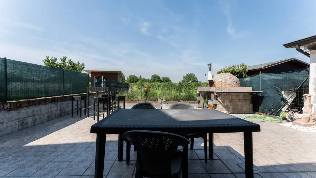 Terrasse - Ground Floor Apartment with Garden in Magreta