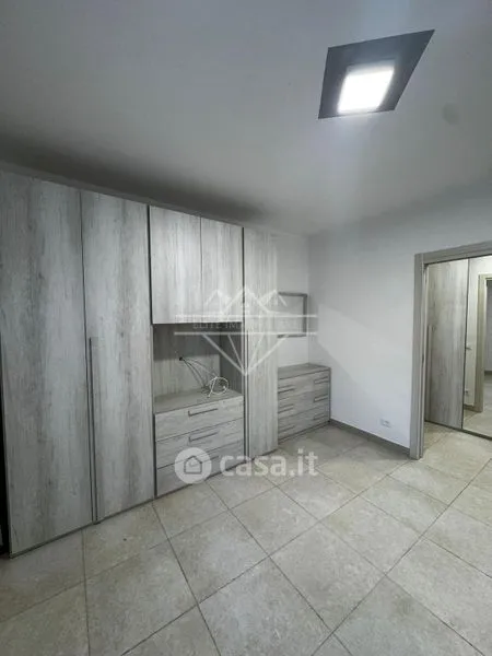 Rooms - Fully Furnished Flat in Central Massa