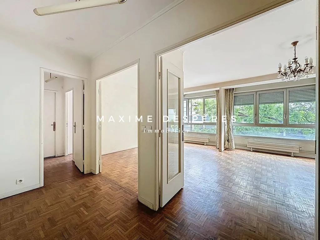 Séjour - Appartement Luxueux avec Vue sur la Ville à Paris